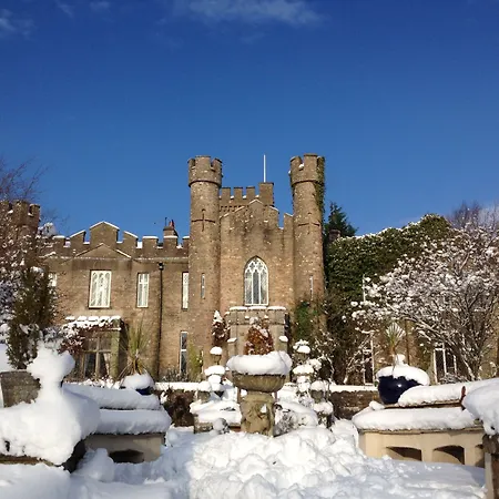 Augill Castle فندق 4*